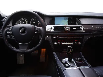 BMW - 7